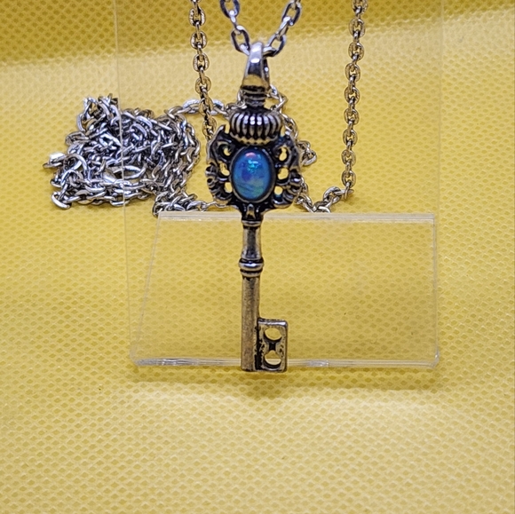 Key necklace - Picture 2 of 3